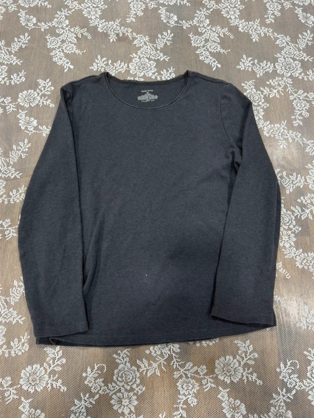 long sleeve with ruffled neck detail